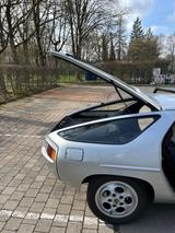 Porsche 928 aus Sammlung  - Porsche 928 mit Benzin-Antrieb: Coupe, Schaltgetriebe