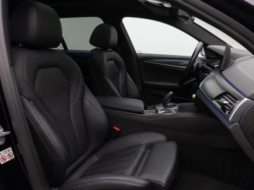 Fahrzeugabbildung BMW 540d xDr Tour M Sport Pano HUD AHK ACC 360°