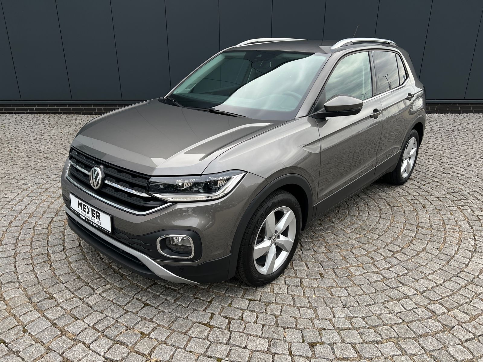 Fahrzeugabbildung Volkswagen T-Cross Style 1.6 TDI DSG *Beats, LED, ACC*