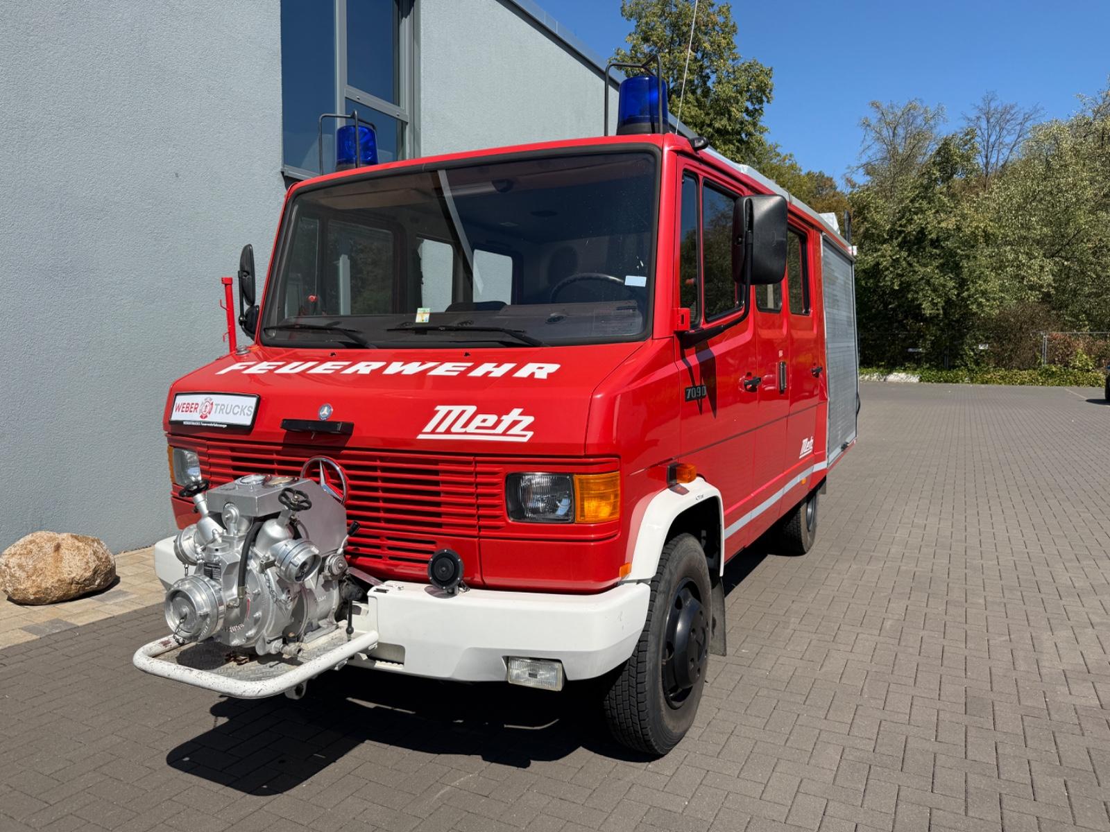 Mercedes-Benz 709D LF 8 Feuerwehr Wohnmobil Camper
