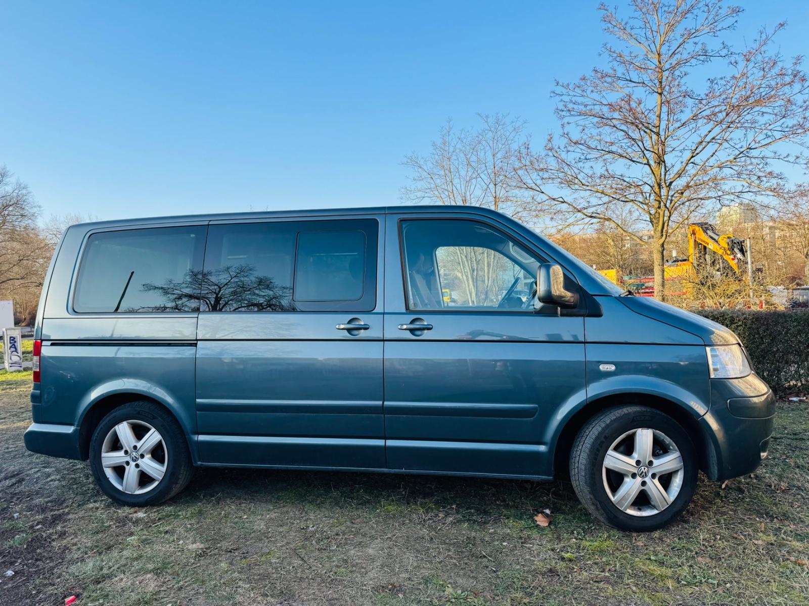 Volkswagen T5 Multivan 2.5, Klima, 7 Sitze, AHK, Sitzheizun
