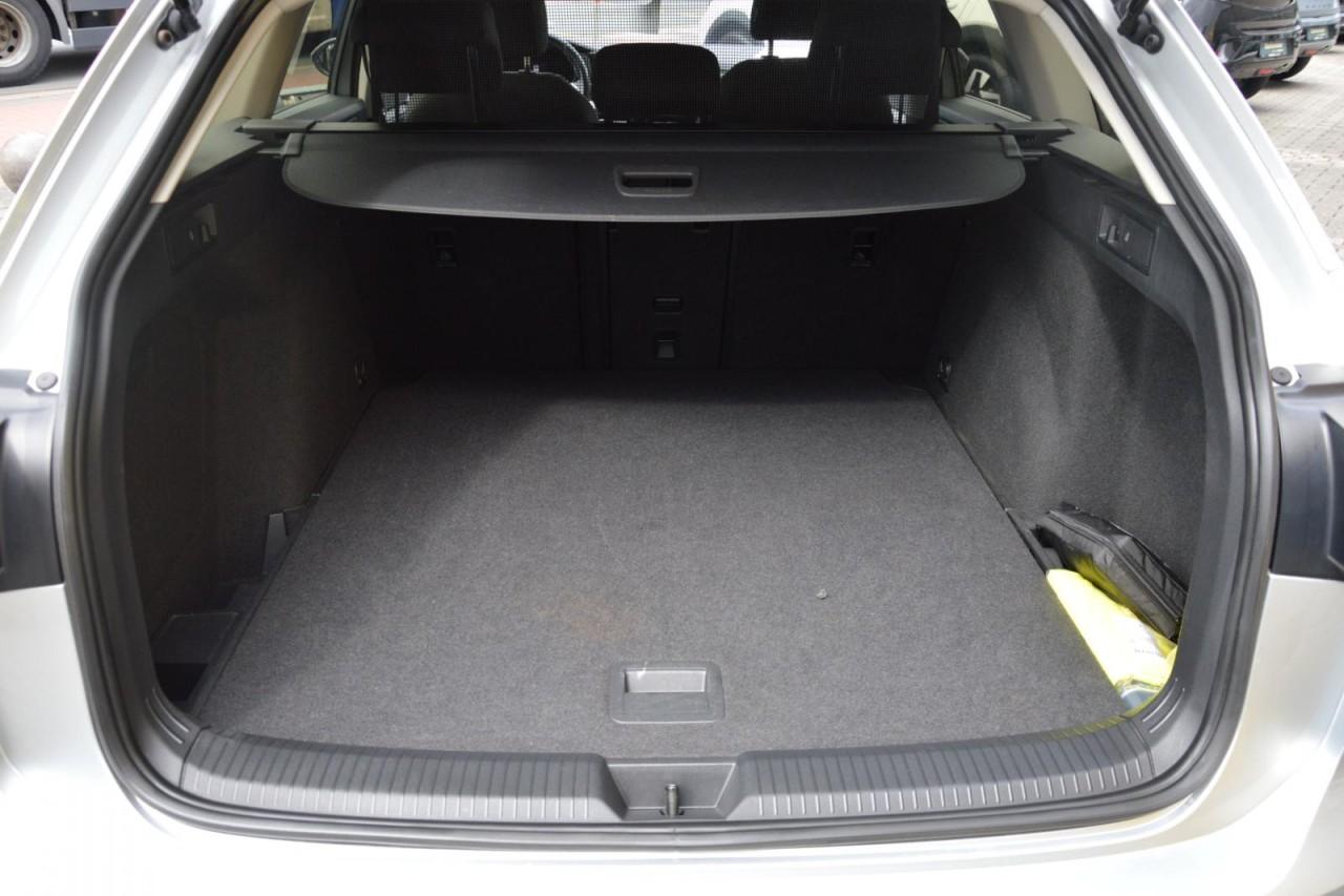 Volkswagen Golf VIII Variant Life eTSI NAVI / KLIMA / SHZ, миниатюра 7