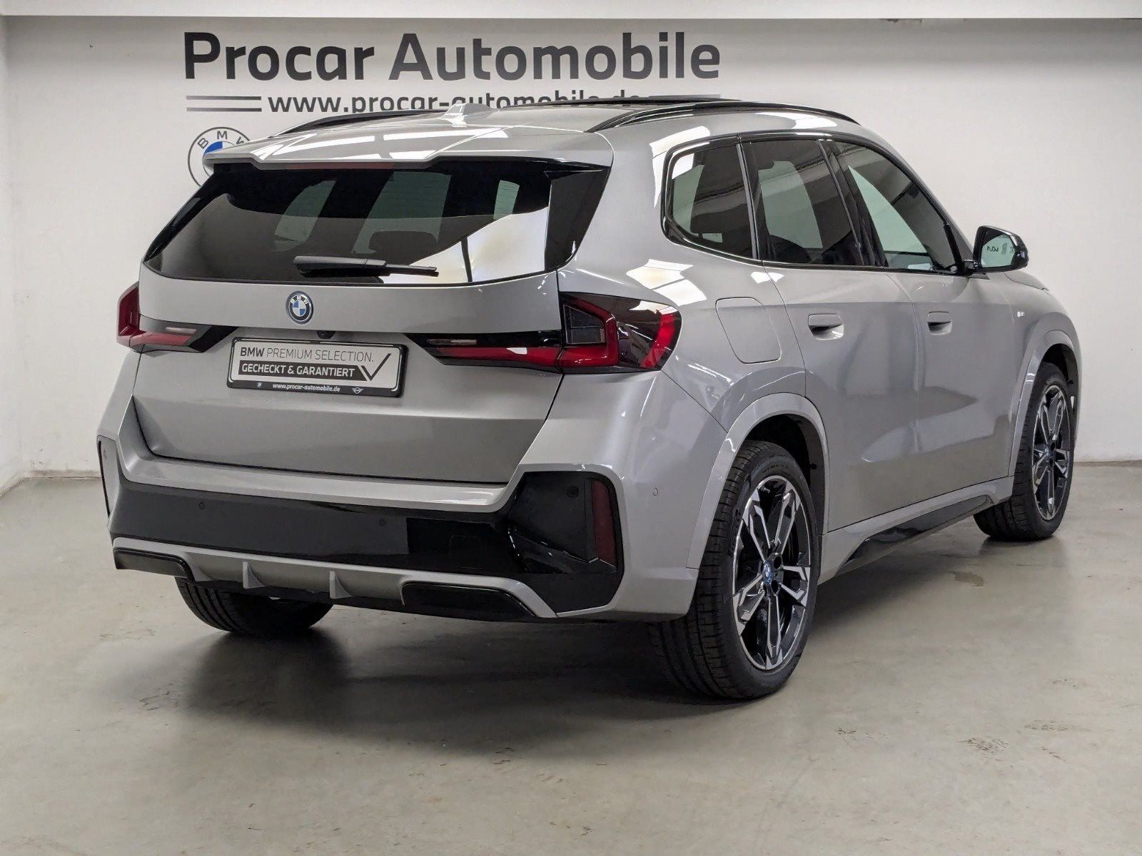BMW iX1 xDrive30 M Sport HUD PANO ACC AHK DA Prof. 3 foto 4