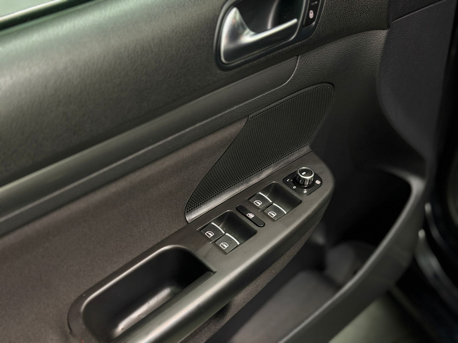 Fahrzeugabbildung Volkswagen Golf VI Variant Style BlueMotion |DSG|NAVI|AHK