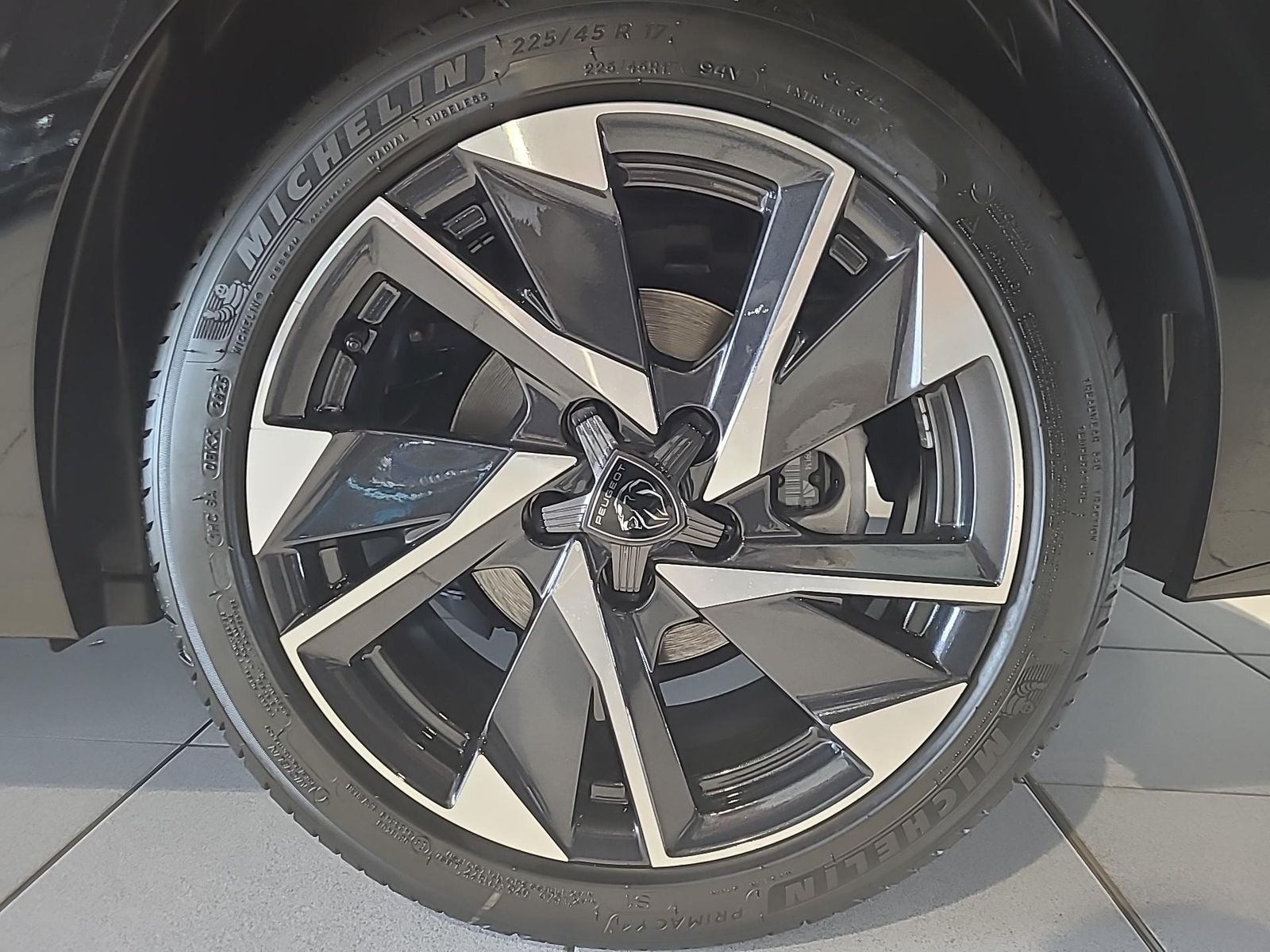 Fahrzeugabbildung Peugeot 308 SW Allure 130 PS BlueHDi AT