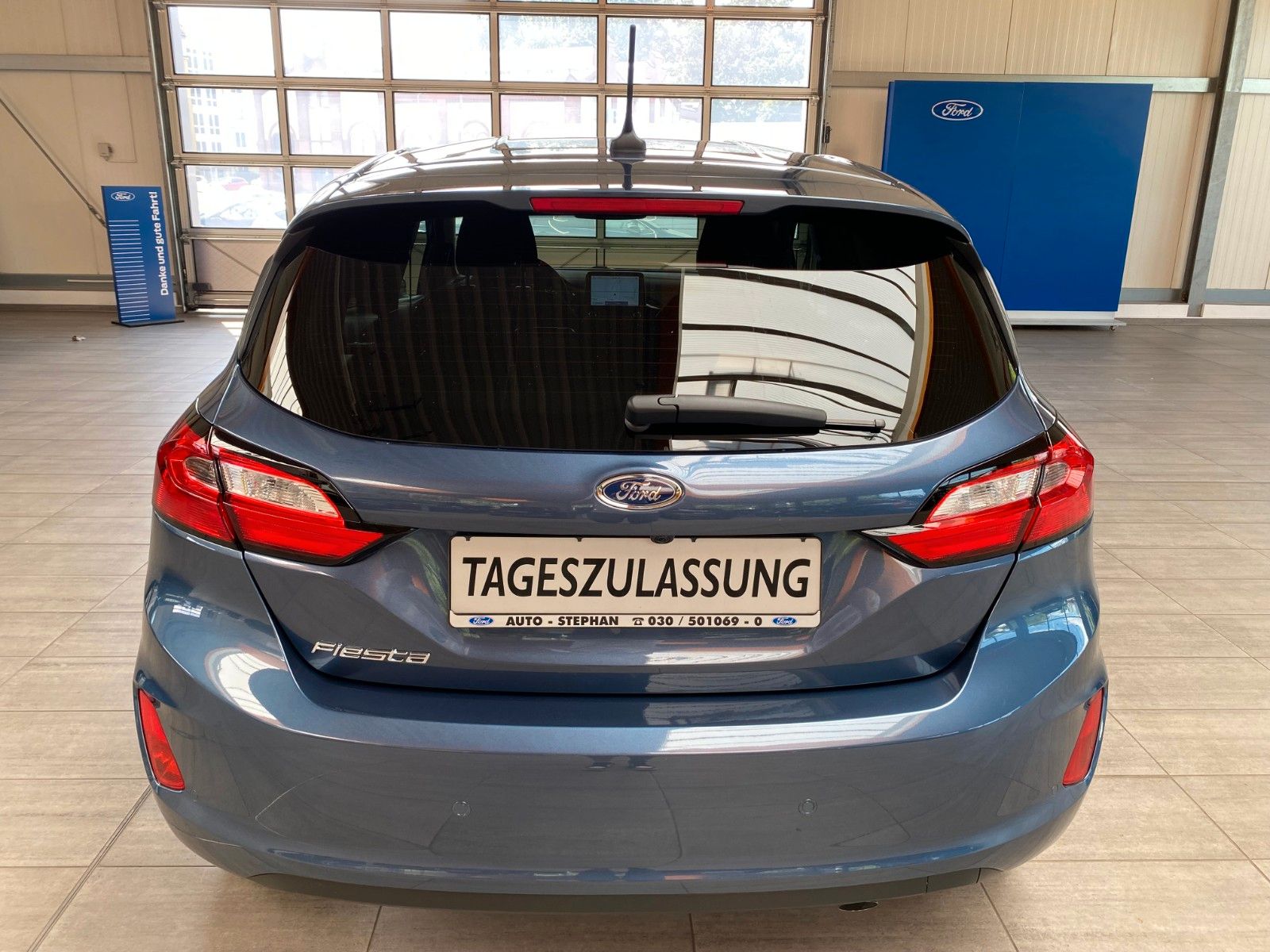 Fahrzeugabbildung Ford Fiesta Titanium LED Navi ACC Kamera Winterpaket