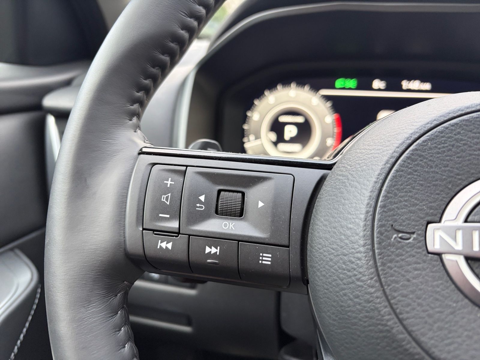 Fahrzeugabbildung Nissan Qashqai 1.3 DIG-T Automatik N-Connecta*AHK*Navi*