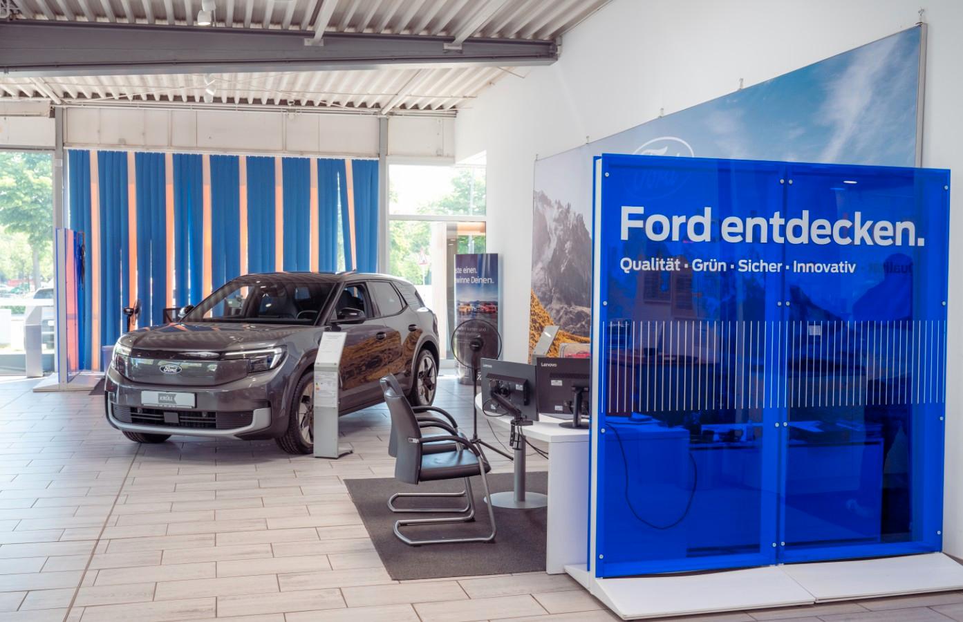 showroom-image-top