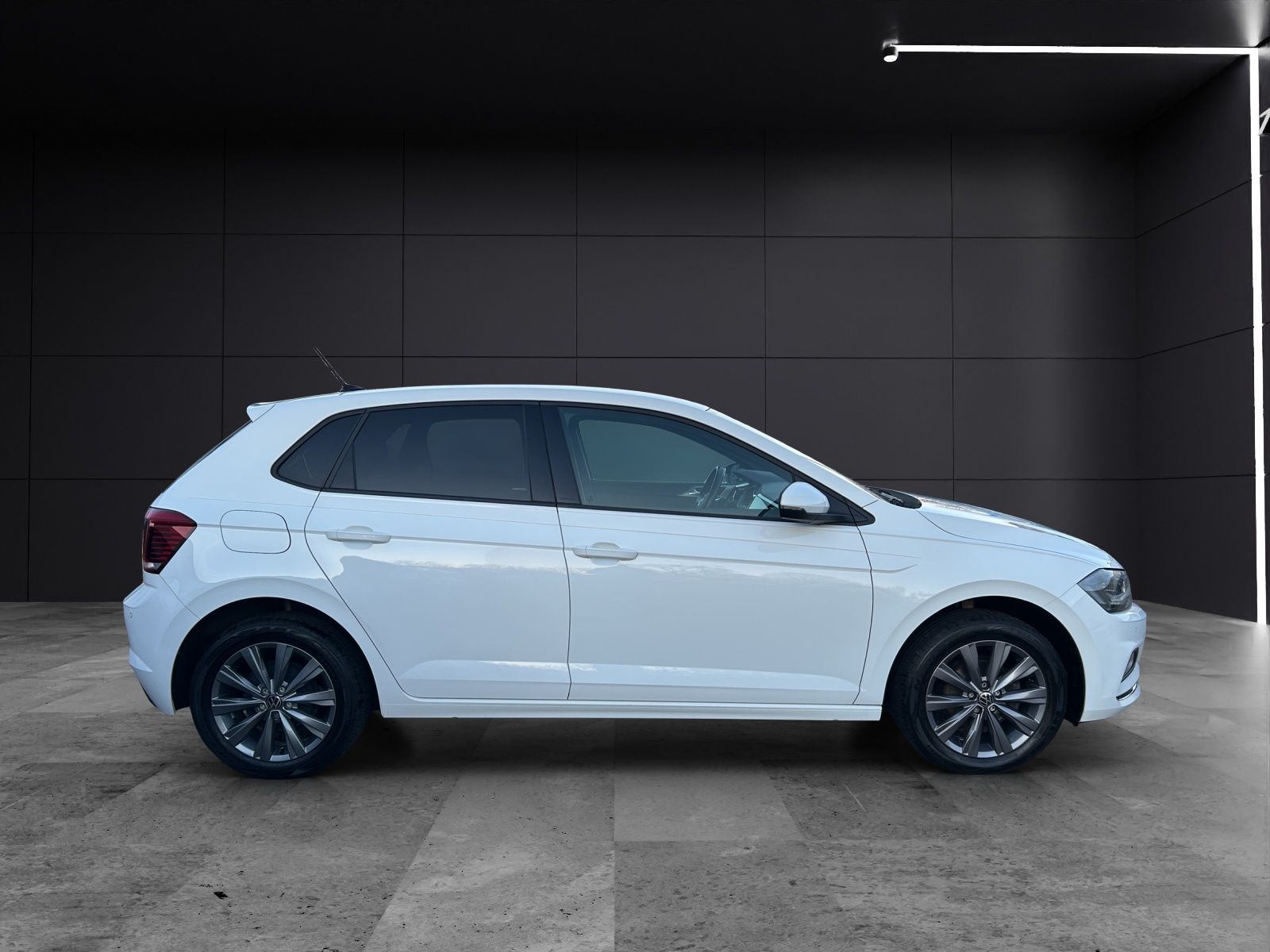 Fahrzeugabbildung Volkswagen Polo Highline TSI DSG LED ACC SH PDC Climatronic