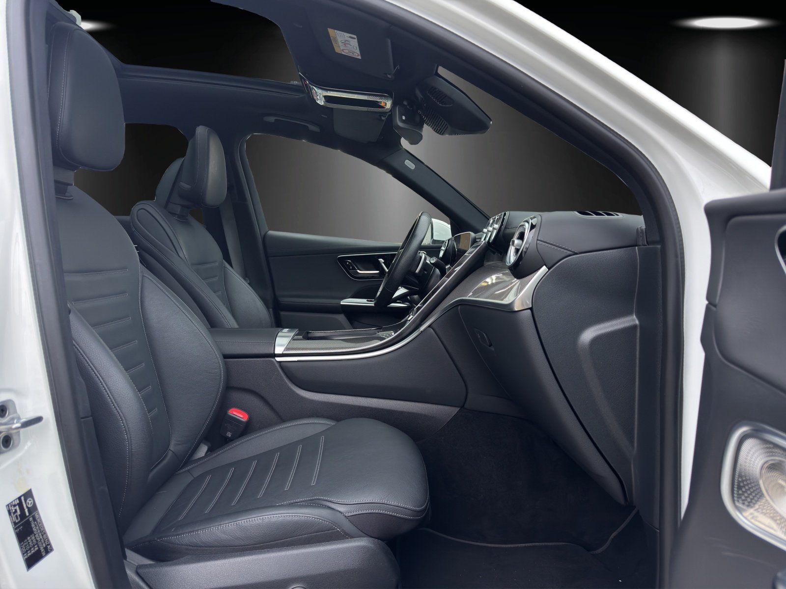 Fahrzeugabbildung Mercedes-Benz GLC 400 e 4MATIC+AMG-Line+AIRMATIC+AHK+DISTRONIC