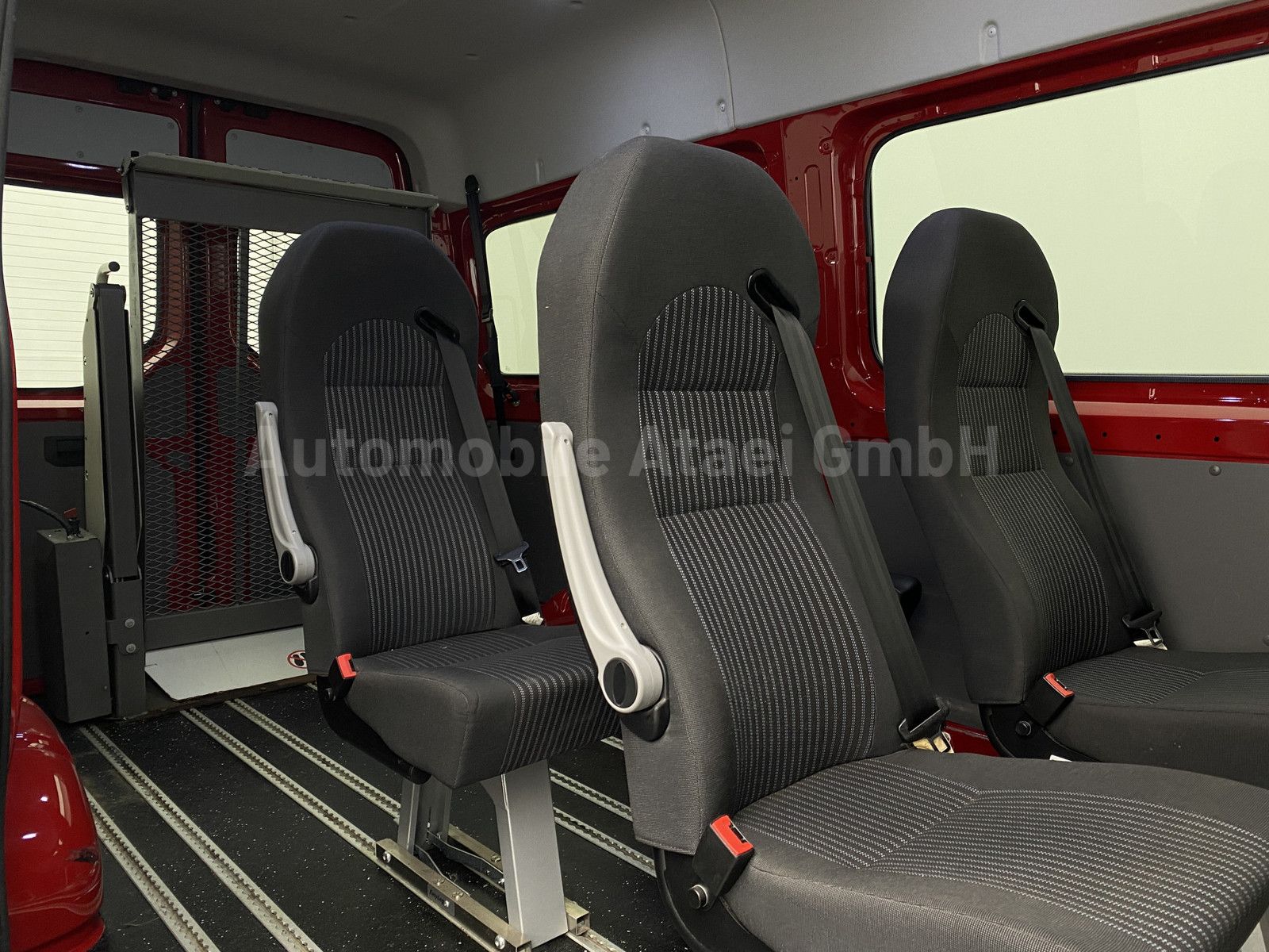 Fahrzeugabbildung Volkswagen Crafter 35 Kombi *ROLLSTUHL-LIFT* 6-SITZE (2565)