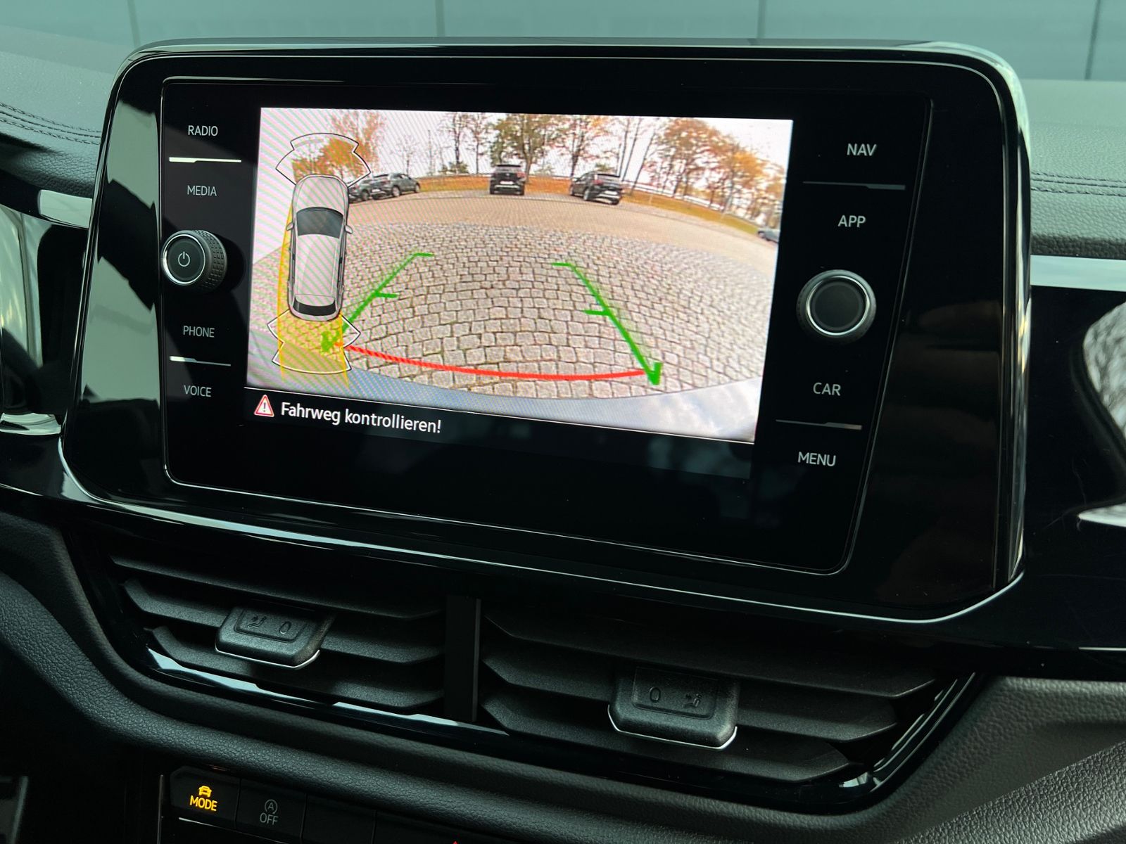 Fahrzeugabbildung Volkswagen T-Roc R-Line 1.5 TSI DSG *AHK, LED, Black Style,