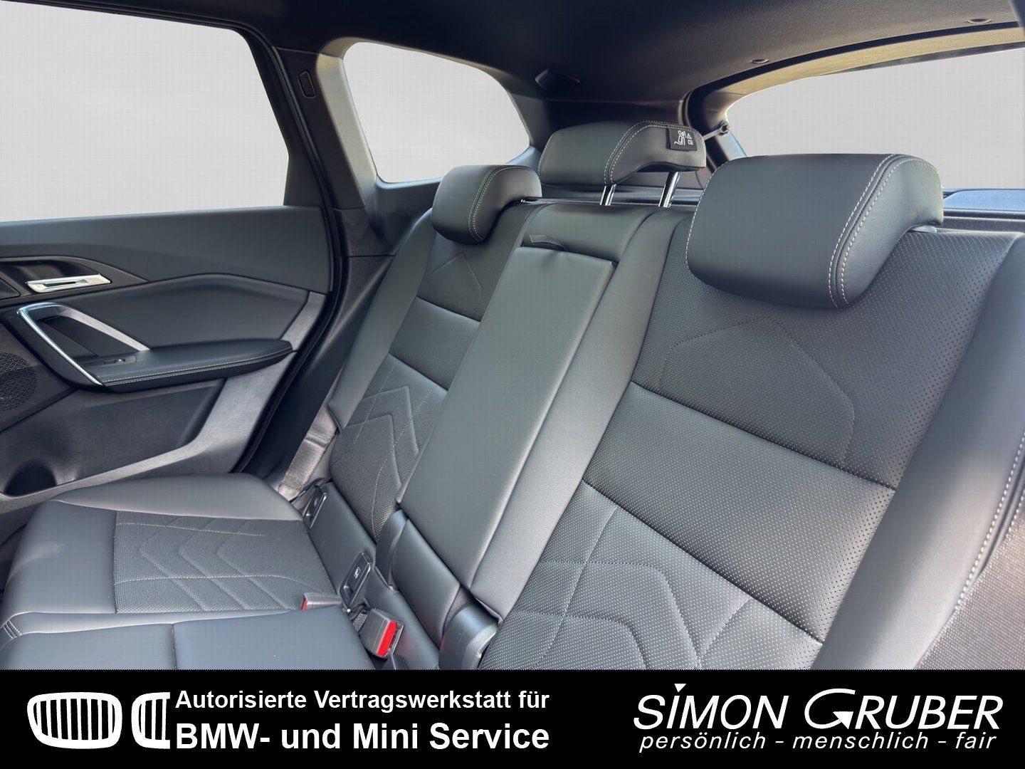 Fahrzeugabbildung BMW iX1 xDrive30 M Sport Pano el.Heckklappe AHK LED