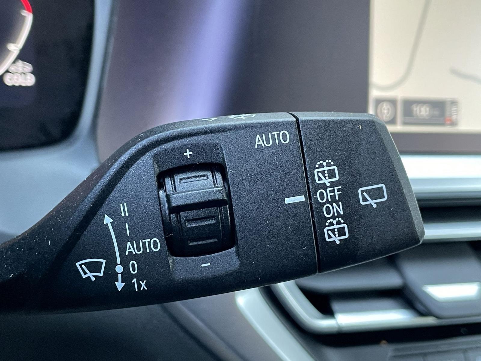 BMW M340i xDrive Touring PANO ACC LASER H/K HUD
