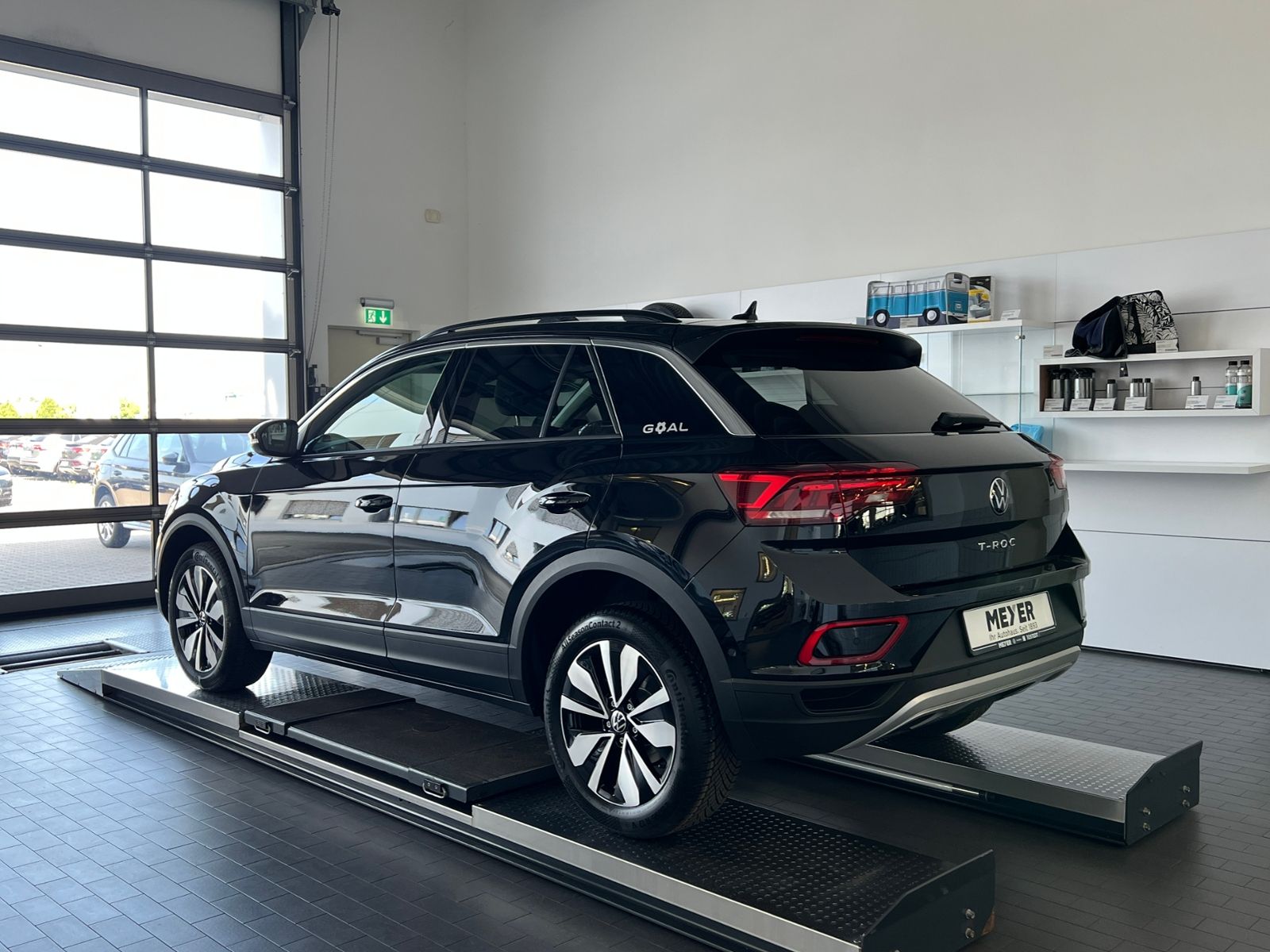 Fahrzeugabbildung Volkswagen T-Roc GOAL 1.0 TSI *Ganzjahresreifen, Rückfahrka