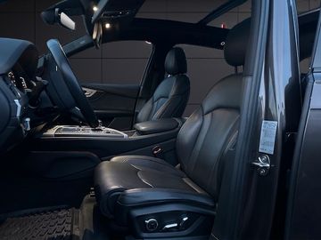 Audi Q7 - 11