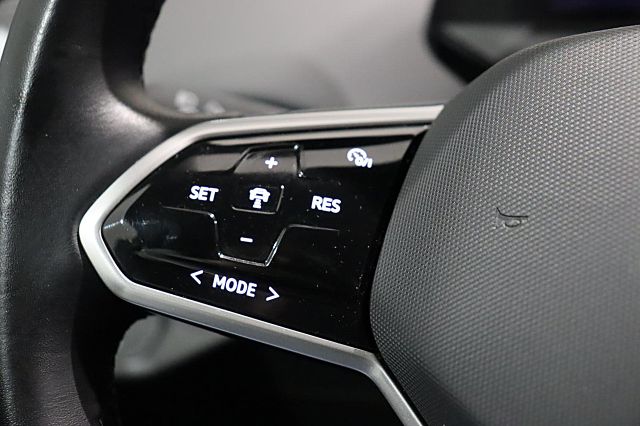 ID.4 Pro 150kW AHK Wärmep. ACC LED NAVI ab 1,99%