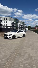 Mercedes-Benz E 220 d Autom. AMG-Line Voll*