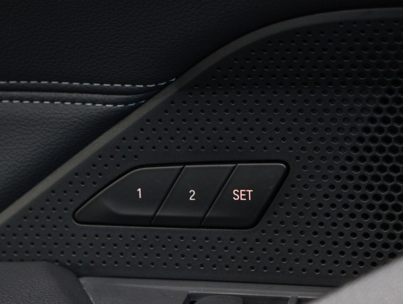 Fahrzeugabbildung BMW 420 i Cabrio 1.Hand*LED*MWST*Kamera*TOP