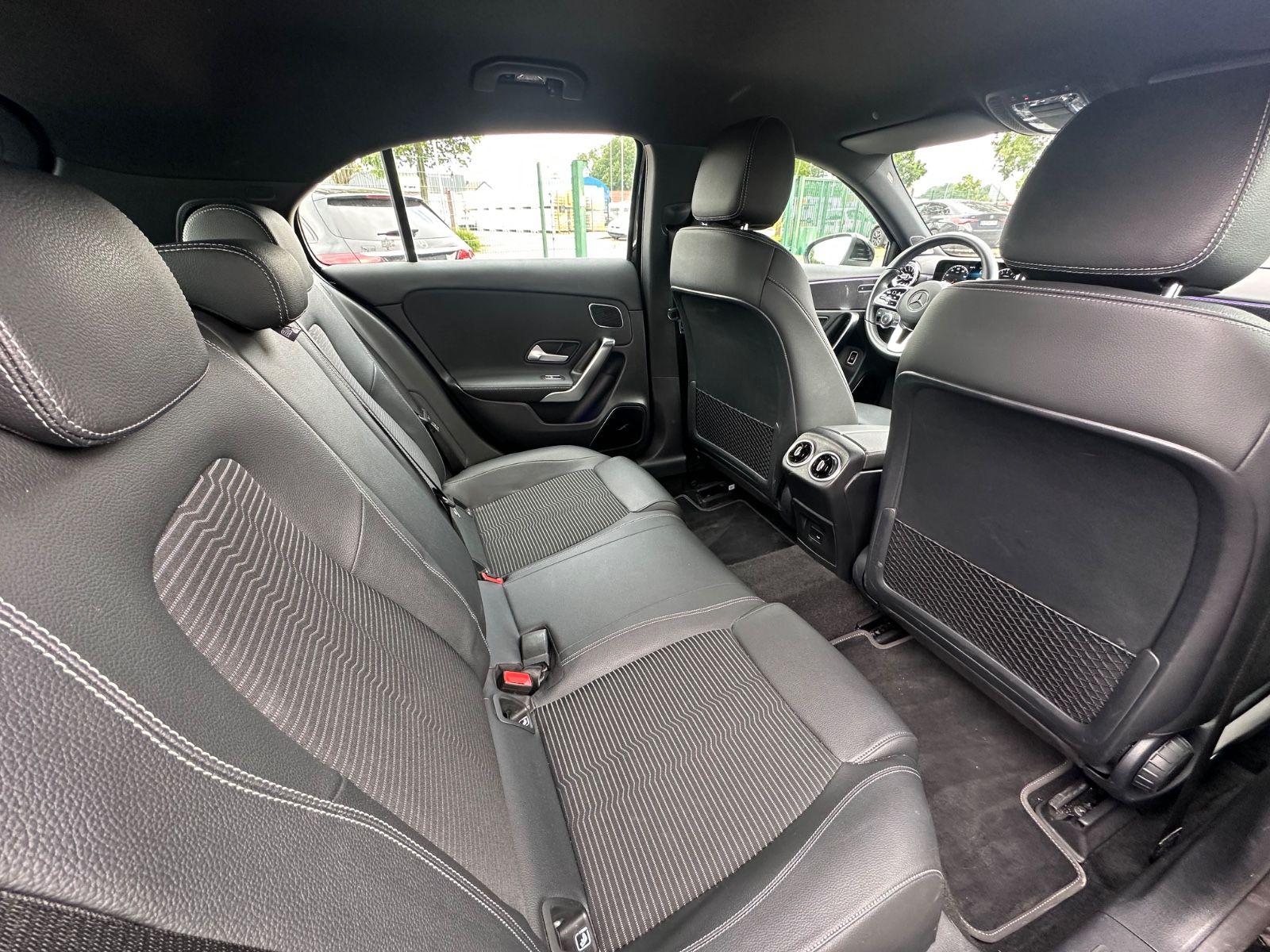 Mercedes-Benz A 250 e DCT Progressive LED Kamera Ambiente foto 15
