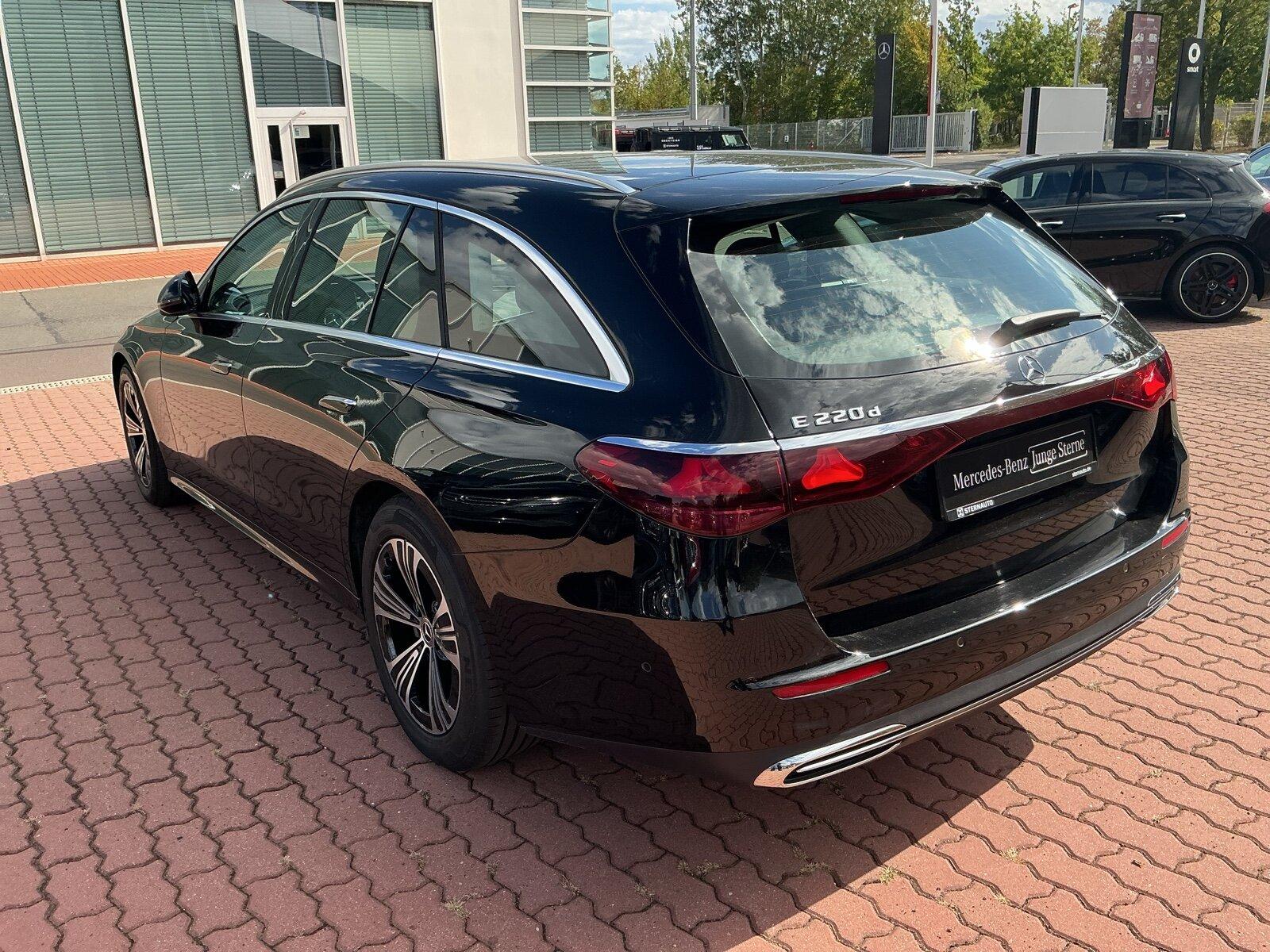 Mercedes-Benz E 220 d T AVANTGARDE RüCam Distro AHK LED Totwin