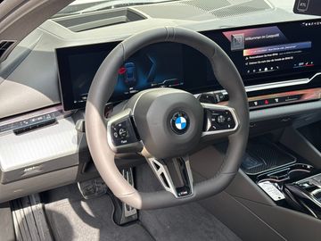 BMW 520d xDrive M Sportpaket Head-Up HK HiFi DAB