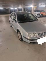 Volkswagen VW Bora 1.6 Benzin  105 PS TÜV 07.2027 - Volkswagen Bora in Frankfurt (Main)