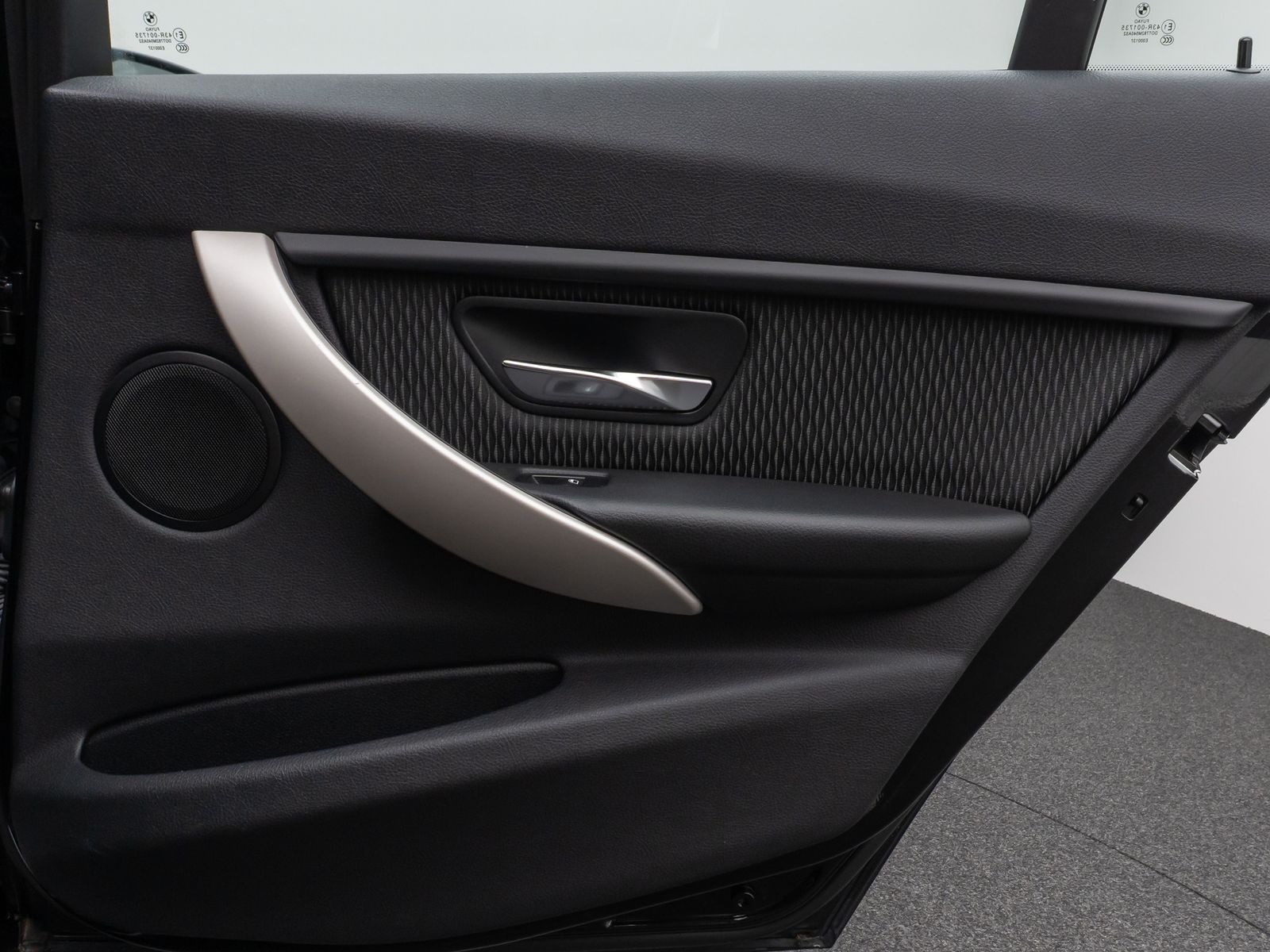 Fahrzeugabbildung BMW 320d Navi PDC Sitzhzg Xenon Geschwindigkeitsreg