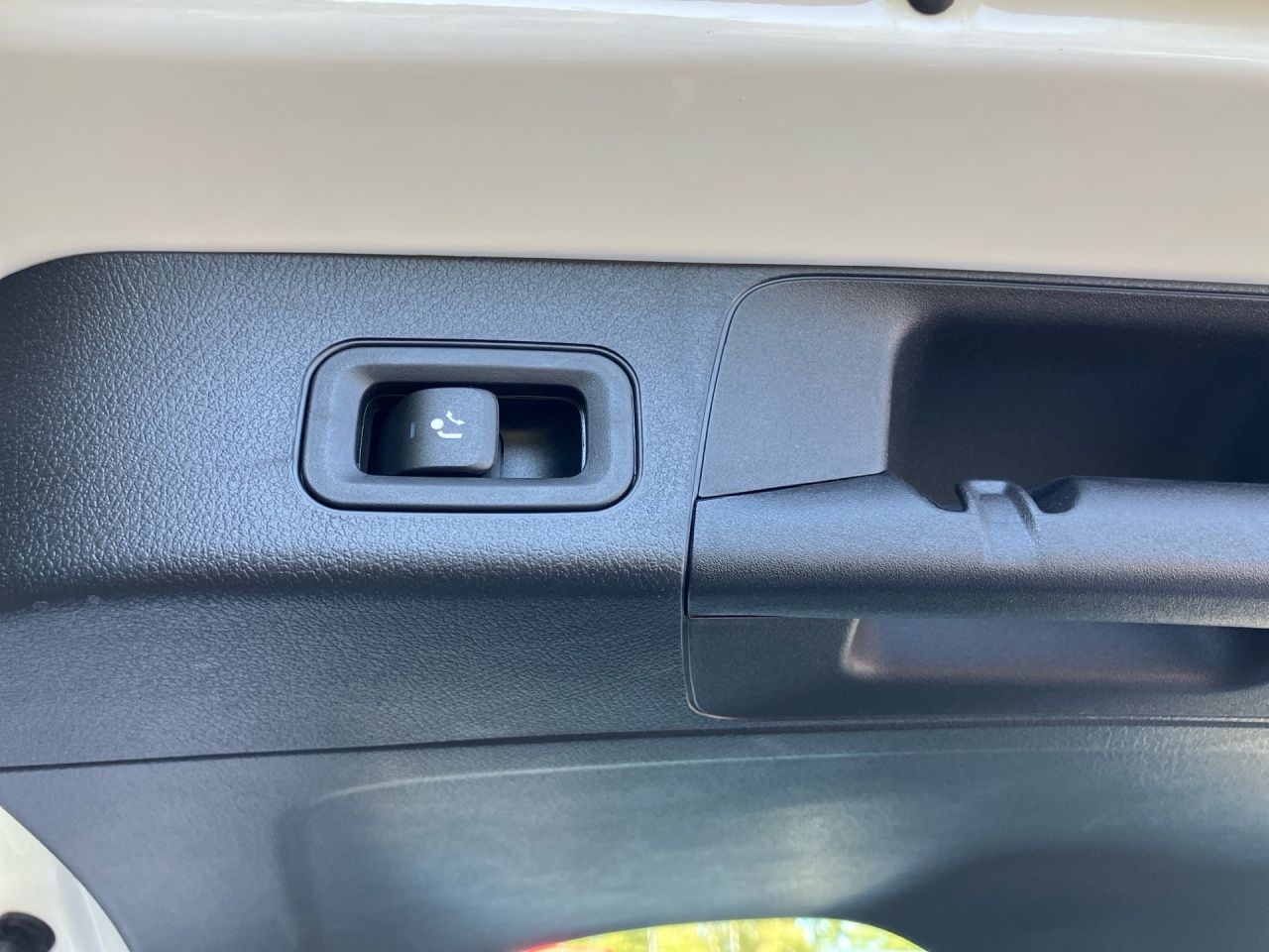 Fahrzeugabbildung Mercedes-Benz EQB 300 4M BONUS+AHK+360°+LENKRADHEIZ+FAHRASSIST