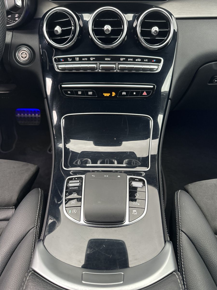 Fahrzeugabbildung Mercedes-Benz GLC 220d 4M AMG-Line NAV+LED+KAM+BURMESTER+CPLAY