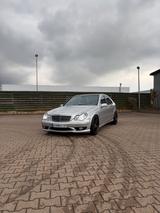Mercedes-Benz C 32 AMG - Mercedes-Benz C 32 AMG mit Benzin-Antrieb: Limousine