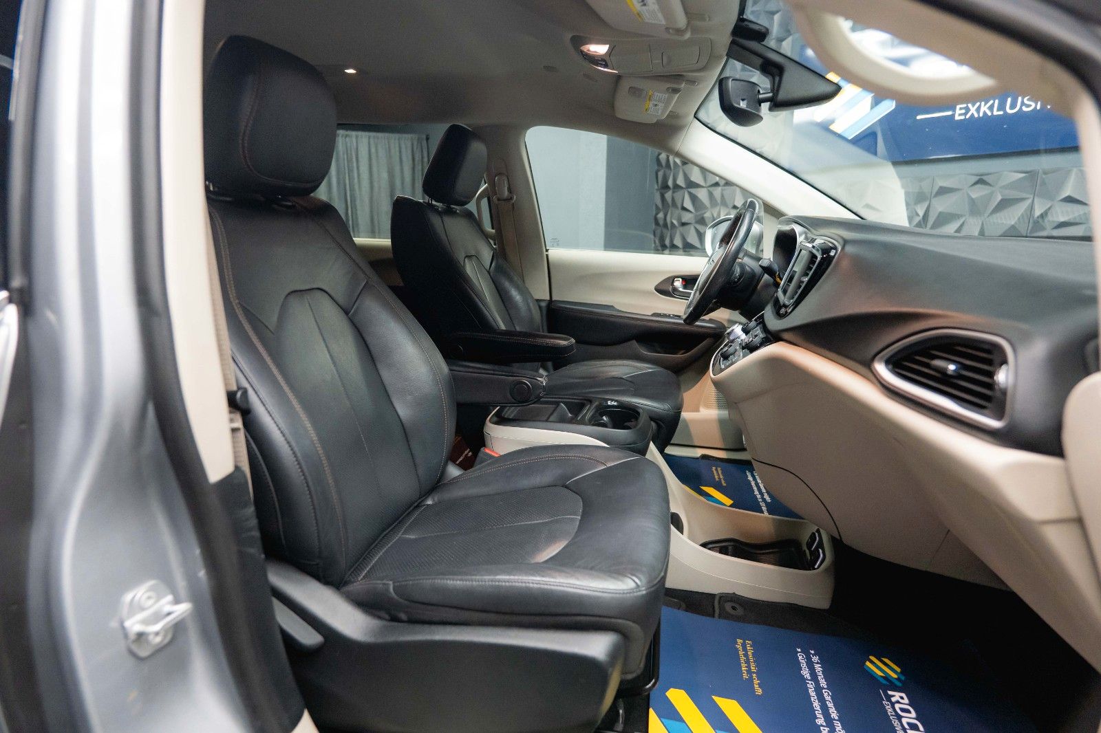 Fahrzeugabbildung Chrysler Pacifica 3.6 V6 Touring L *7 Sitze*LED*Kamera*