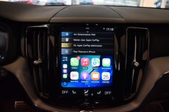 VOLVO XC60 D5 AWD~R Design~Leder~Business~I-safe~21"