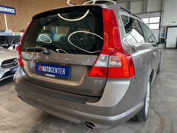 Volvo V70 Kombi Momentum *Leder*