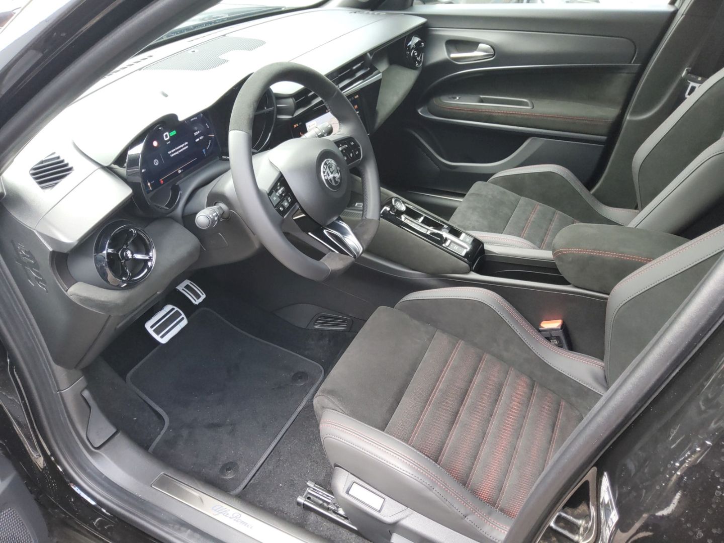 Fahrzeugabbildung Alfa Romeo Junior Veloce 280PS, Sabelt Schalensitze, TechPa