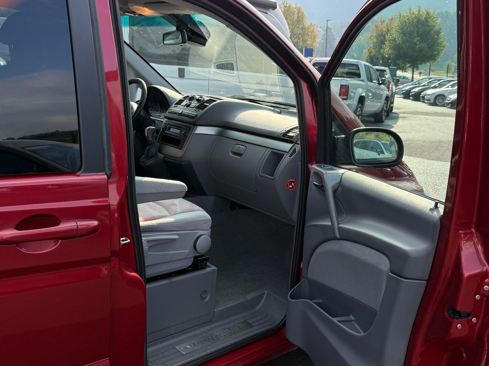 Fahrzeugabbildung Mercedes-Benz Viano Marco Polo 3.0 CDI Aut AHK Klima Sthz PDC