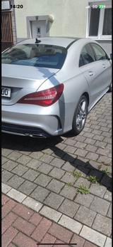 Mercedes-Benz CLA 220 d 4MATIC DCT - Garagenwagen - silberne Mercedes-Benz CLA 220