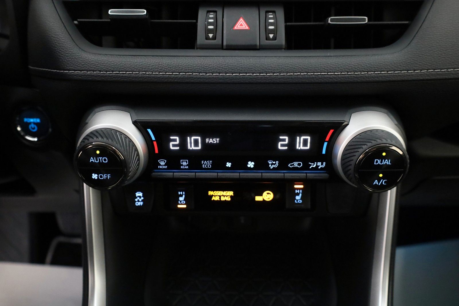 Fahrzeugabbildung Toyota RAV4 Hybrid Team Deutschland LED,Apple CarPlay