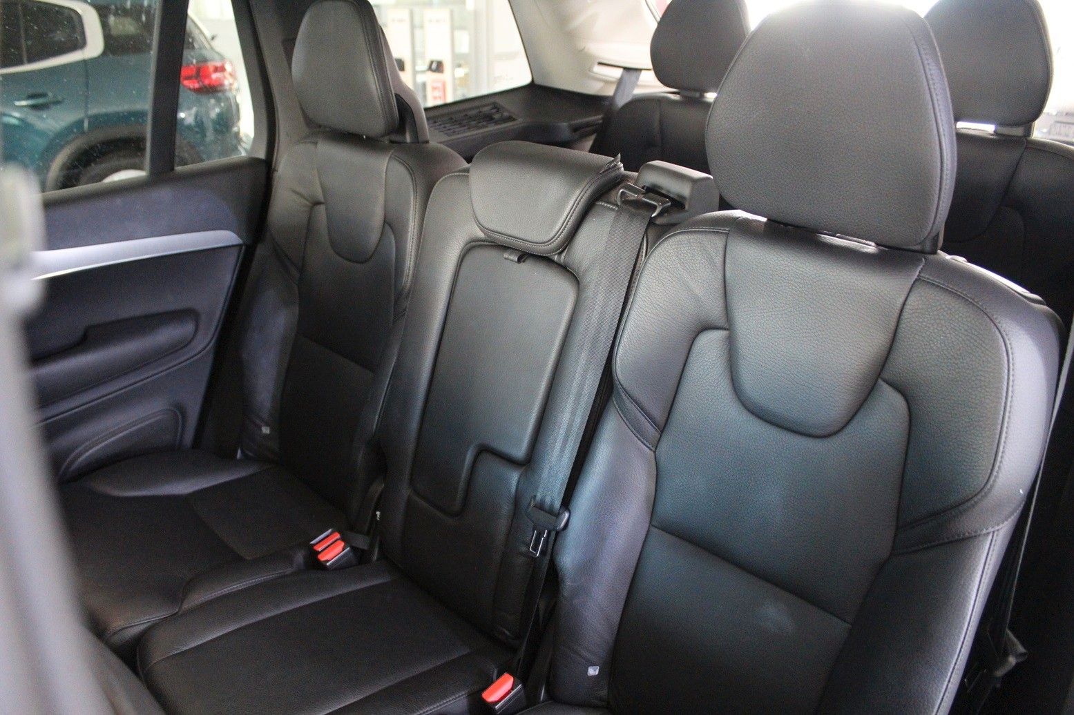 Fahrzeugabbildung Volvo XC90 Momentum Pro  AWD/4xSHZ/LHZ/PANO/LEDER/HUD