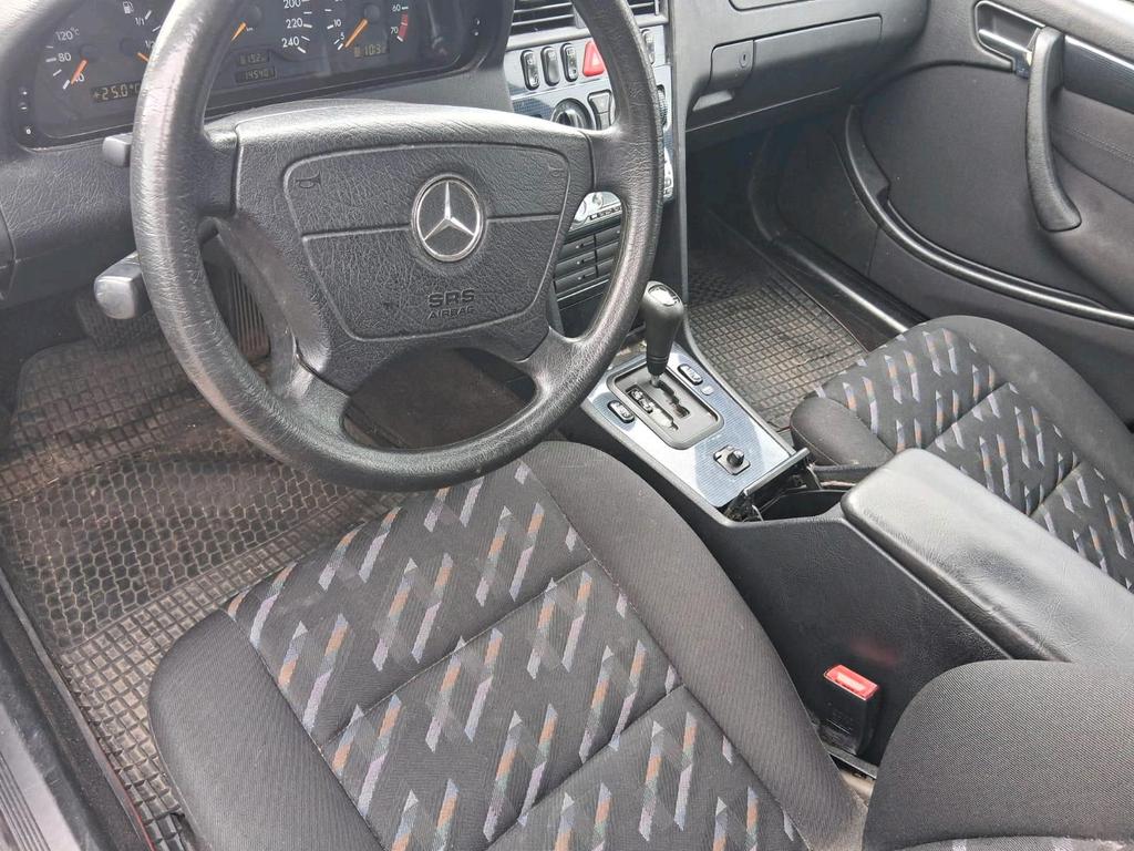 Mercedes-Benz C 200