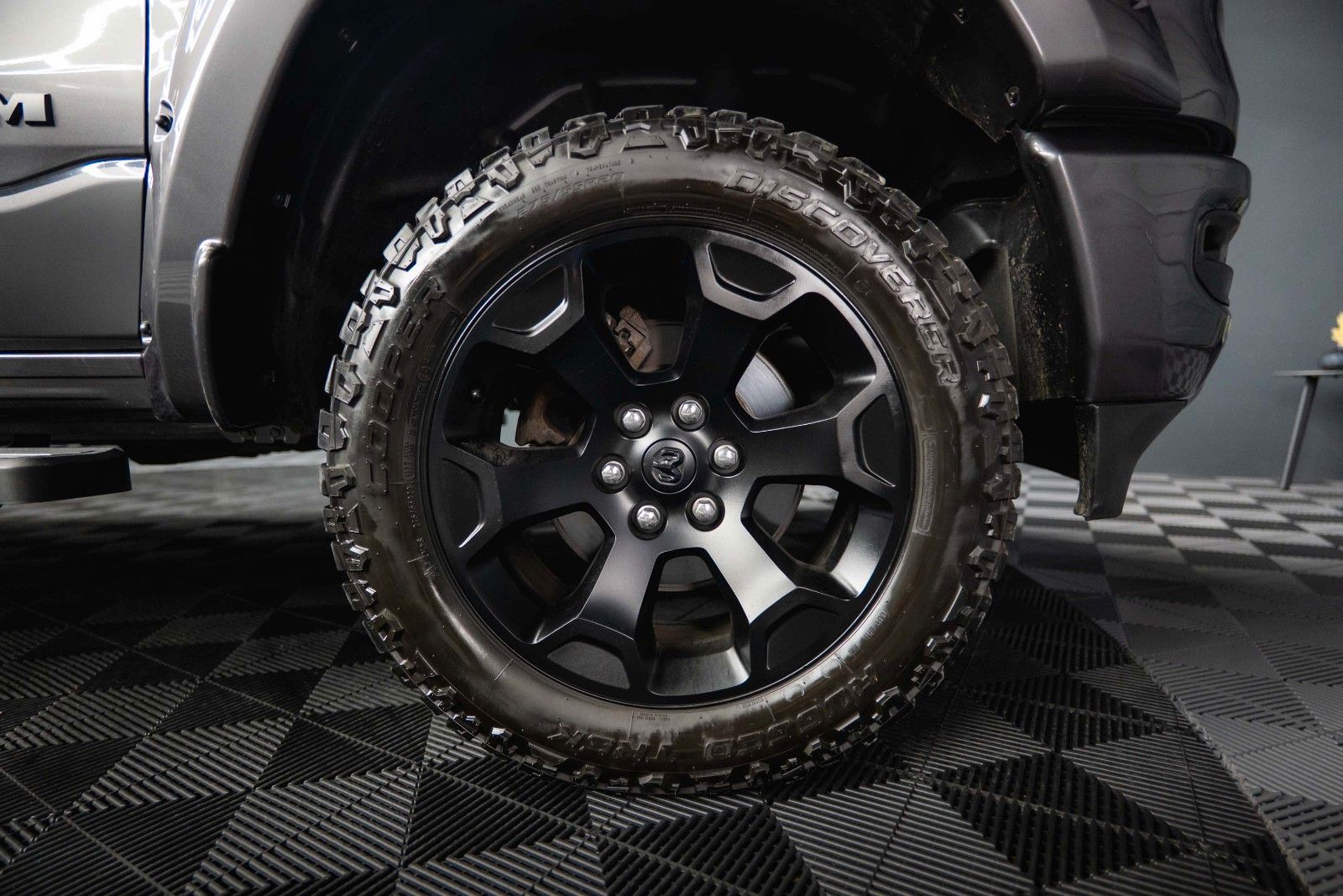 Fahrzeugabbildung Dodge RAM 5.7 V8 HEMI 4x4 OFFROAD LONGBED AXLE LOCK