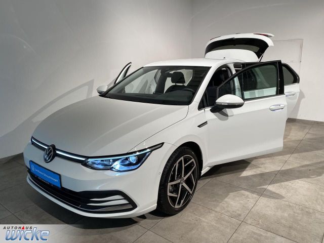 Golf VIII 1.5 TSI DSG Style NAVI KLIMA PDC LED