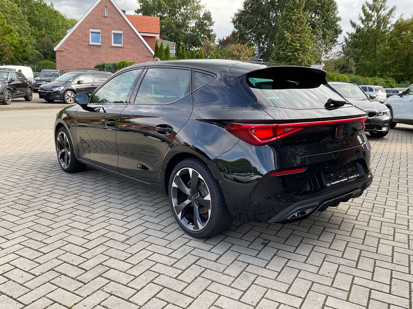 Fahrzeugabbildung CUPRA Leon 1.5 eTSI DSG,Kamera,Navi,VirtualDisplay
