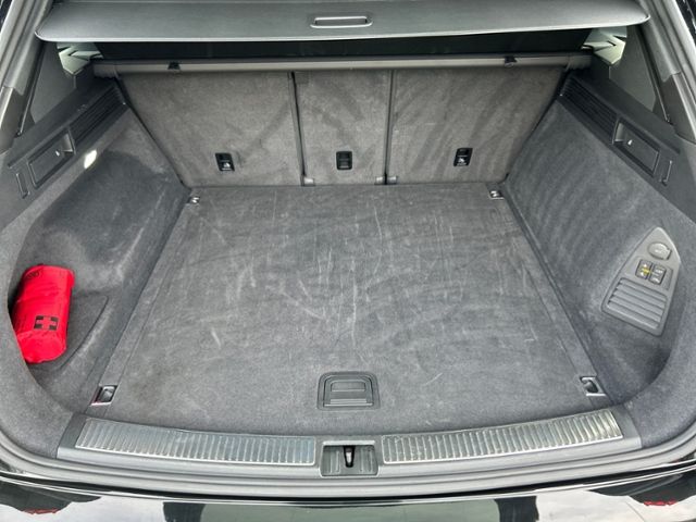 Fahrzeugabbildung Volkswagen Touareg 3.0 V6 TDI R-LINE 4MOTION SOUND AHK NAVI