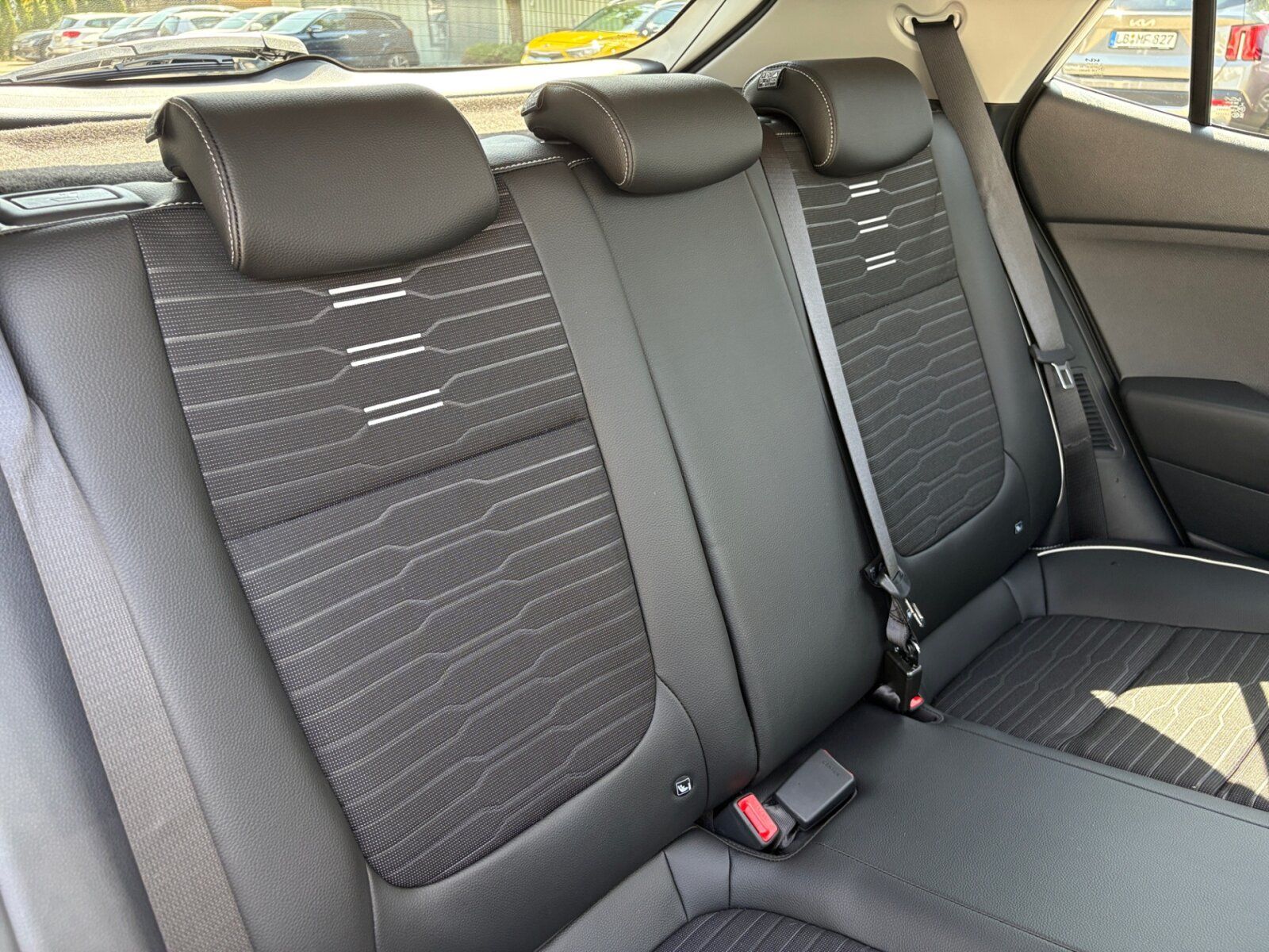 Fahrzeugabbildung Kia STONIC 1.0T 100 48V DCT GTL TECH GD AKTIONNavi