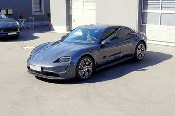 Porsche Taycan *Performancebatterie+,Wärmepumpe,ACC,SWA*