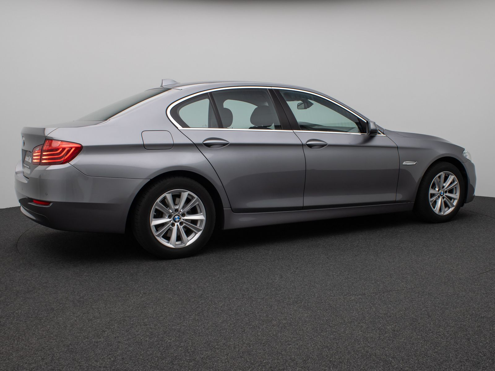 Fahrzeugabbildung BMW 520d Navi Sitzhzg Bi-Xenon PDC Tempomat