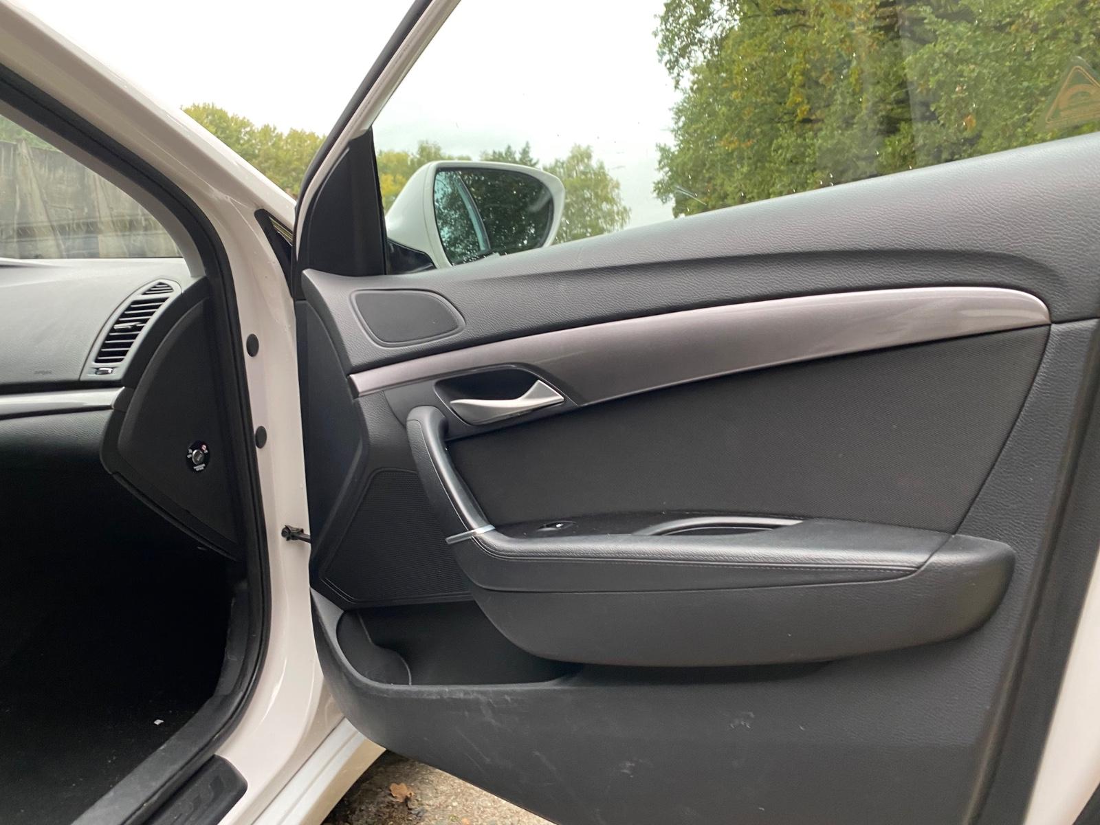 Hyundai i40 2012 — photo 13