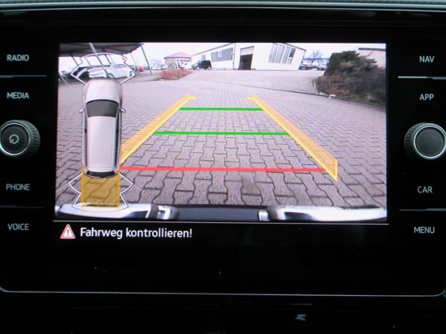 Passat Variant 2.0 TSI 272 PS 4M DSG R-Line PANO