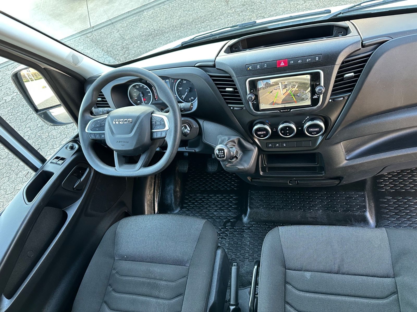 Fahrzeugabbildung Iveco Daily 35S16V 4100 L H2 2.3L Kamera/Temp/Carplay